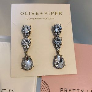 NWT! Olive + Piper  Earrings ✨